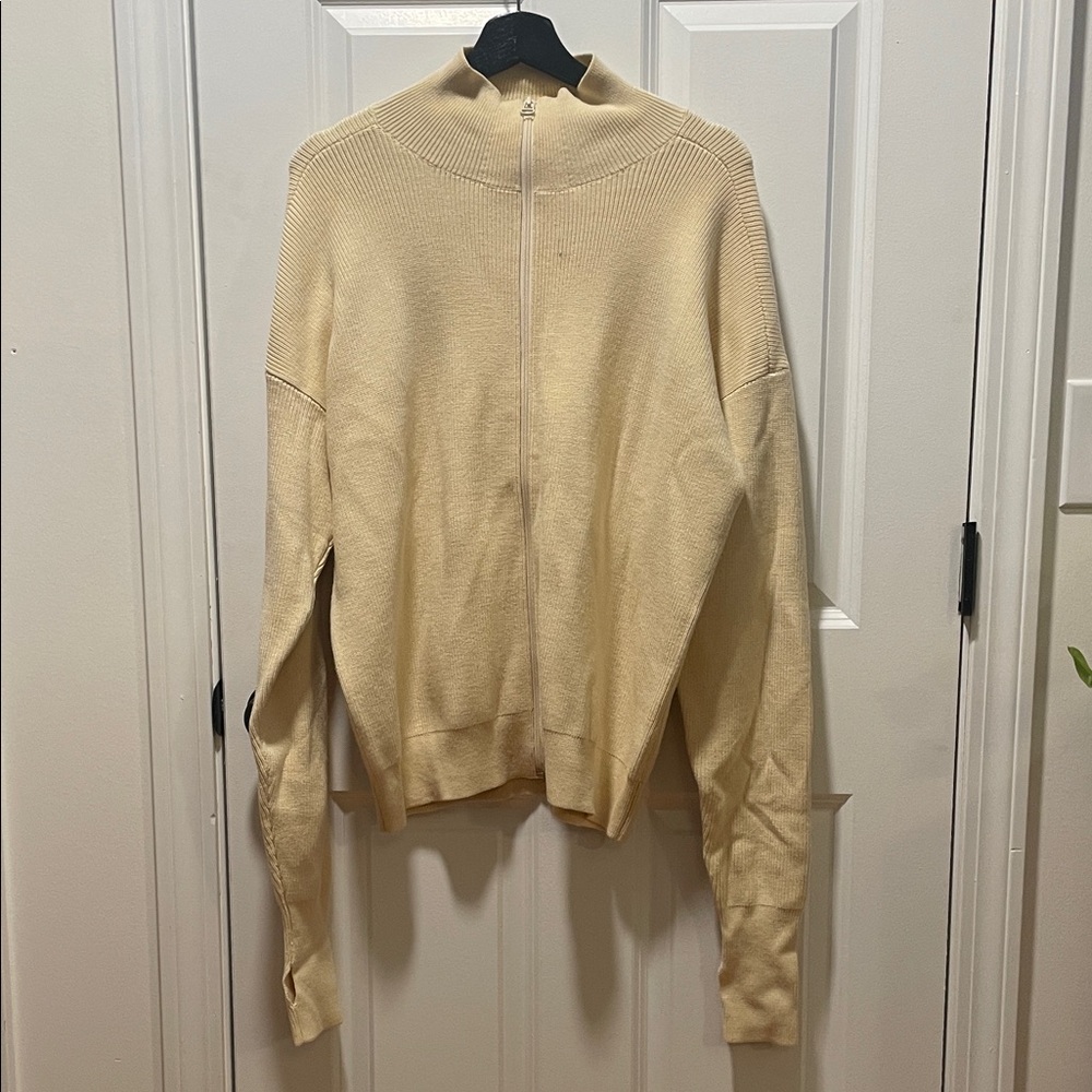 Uniqlo Beige Knit Sweater